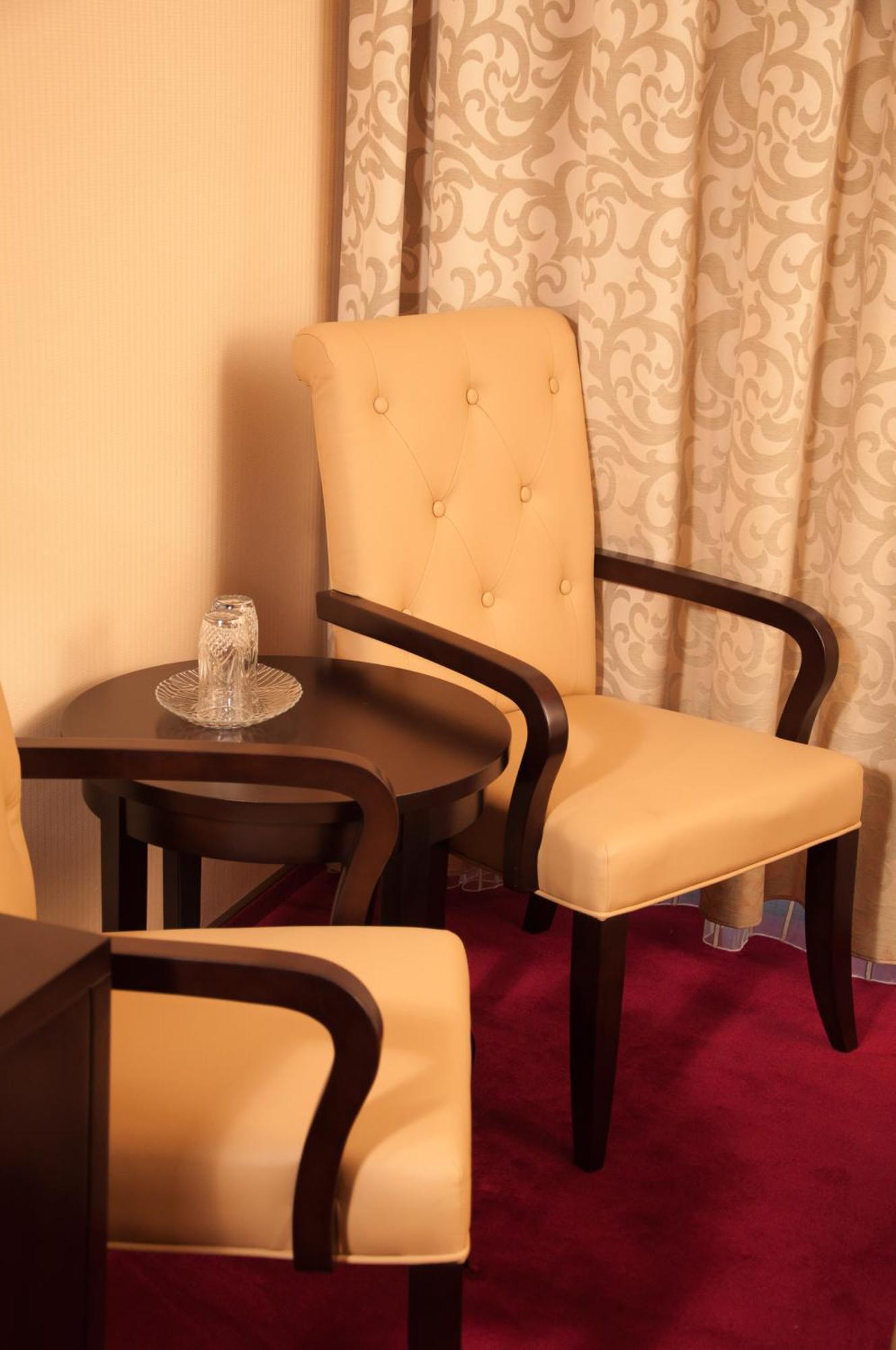 Hotel Baden Келераші Екстер'єр фото